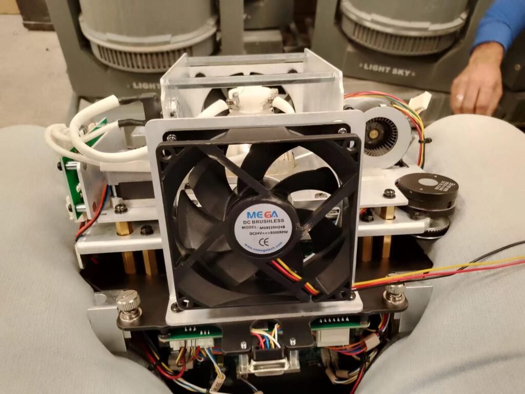 mega-fan-led-light-cooling – MEGA Tech- High Performance Fan and Cooling Solutions Expert MEGA fan installed in an LED light system for cooling